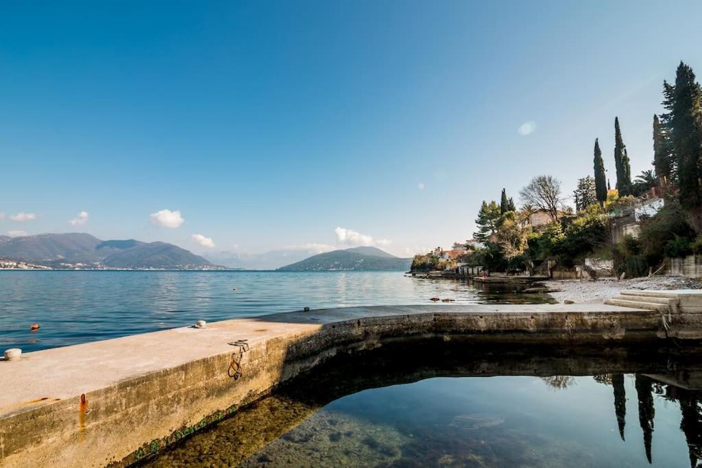 בית נופש Detached With Stunning Views In Njivice, Montenegro