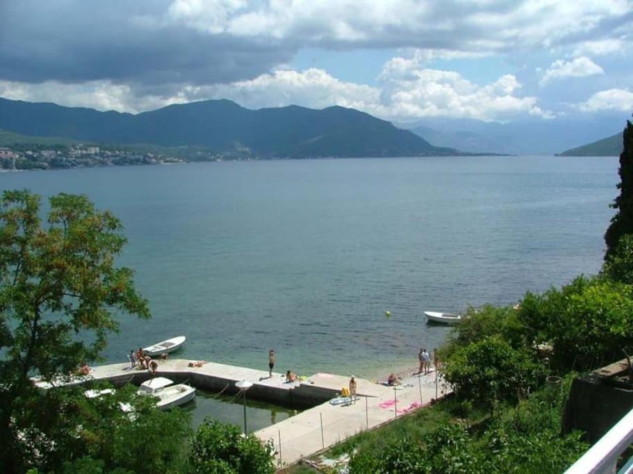 בית נופש Detached With Stunning Views In Njivice, Montenegro
