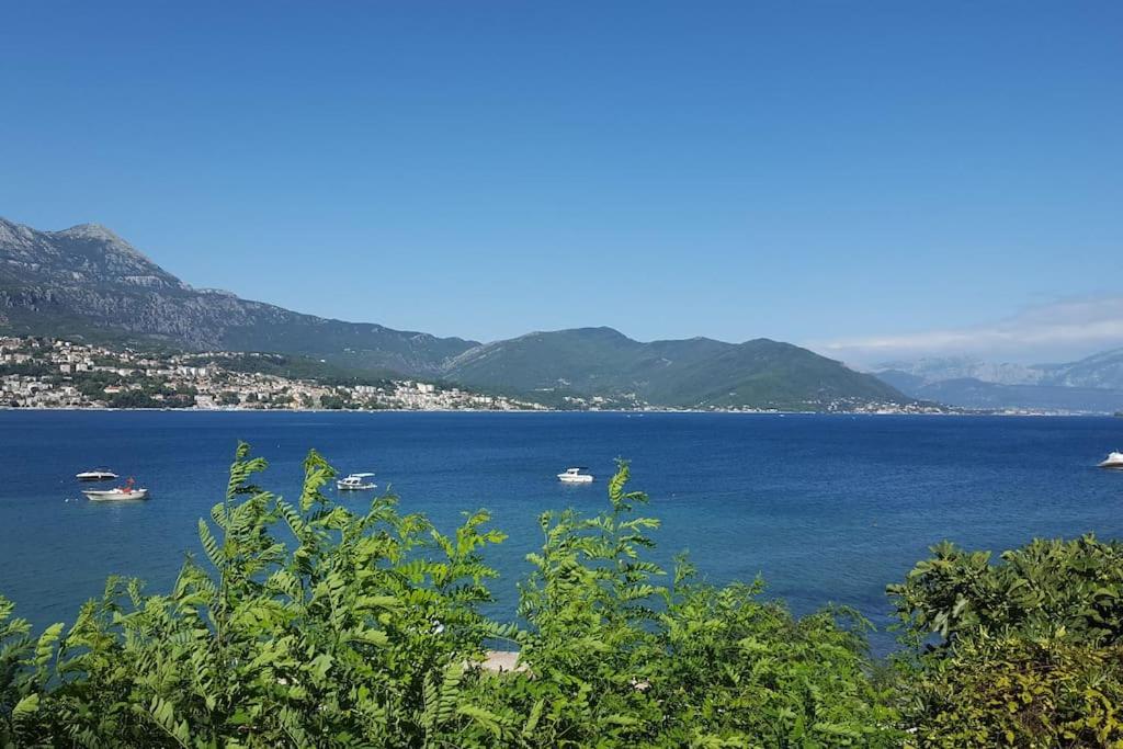 Detached With Stunning Views In Njivice, Montenegro בית נופש *