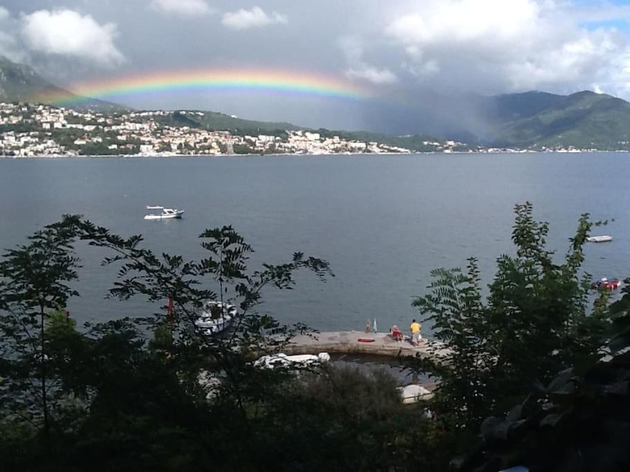 בית נופש Detached With Stunning Views In Njivice, Montenegro