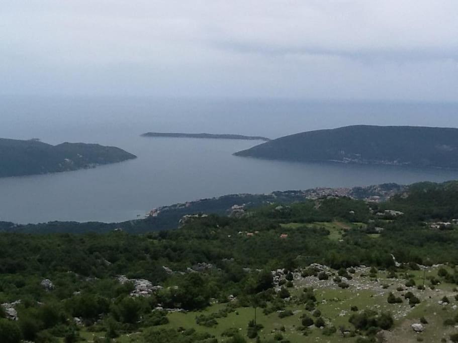 בית נופש Detached With Stunning Views In Njivice, Montenegro ניביצ'ה