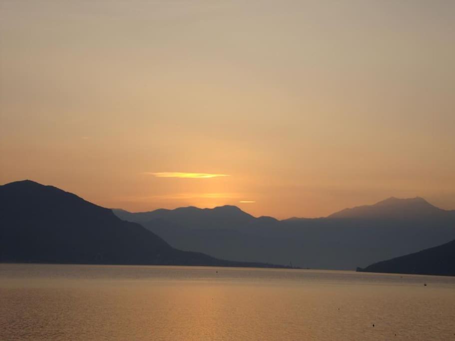 Detached With Stunning Views In Njivice, Montenegro בית נופש ניביצ'ה