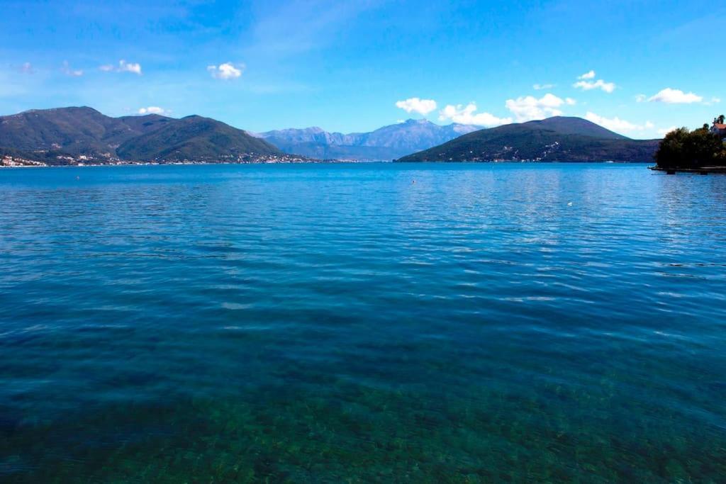Detached With Stunning Views In Njivice, Montenegro בית נופש *
