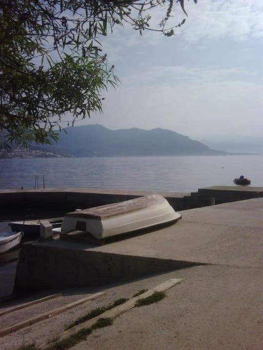 Detached With Stunning Views In Njivice, Montenegro בית נופש ניביצ'ה