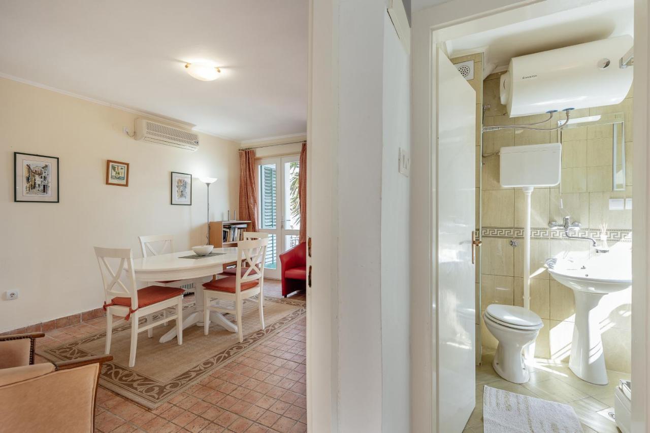 בית נופש Detached With Stunning Views In Njivice, Montenegro ניביצ'ה
