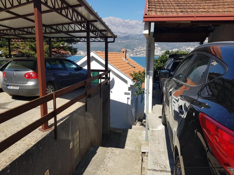Detached With Stunning Views In Njivice, Montenegro בית נופש ניביצ'ה