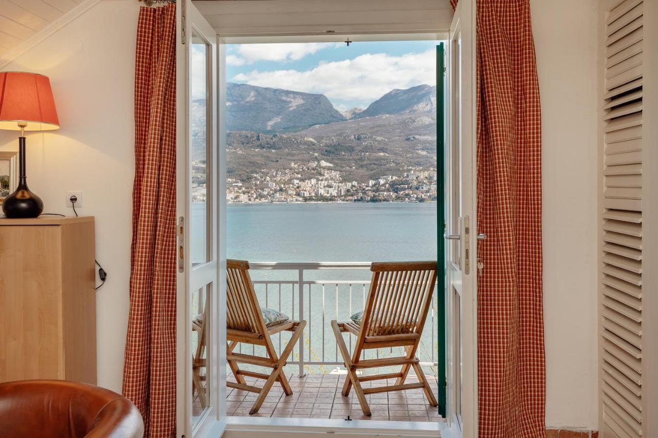 Detached With Stunning Views In Njivice, Montenegro ניביצ'ה